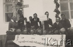 14.10.1938, Ciemnohajce, Wołyń, Polska.
Zakończenie konkursów rolniczych, wystawa konkursowej kapusty.
Fot. NN, zbiory Ośrodka KARTA, kolekcję Edwarda Skrzyńskiego udostępniła Izabella Srzednicka.
 
