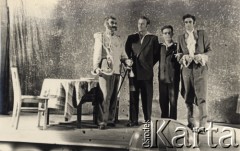 Lipiec 1957, Strzelce Opolskie, Polska.
 Zakład Karny w Strzelcach Opolskich. Teatr więzienny 