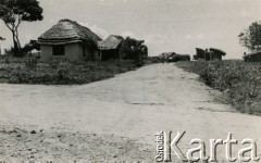 1944, Koja, Uganda.
Osiedle Koja, w którym w latach 1942-1948 mieszkało ok. 3000 Polaków (razem żołnierzami Armii Andersa zostali ewakuowani z ZSRR do Iranu).
Fot. NN, zbiory Ośrodka KARTA , udostępniła Maria Wierzchowska [AW - II/1681]