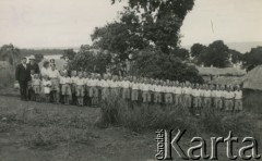 3.05.1945, Koja, Uganda.
Drużyna harcerska chłopców [W osiedlu Koja w latach 1942-1948 mieszkało ok. 3000 Polaków, którzy z żołnierzami Armii Andersa zostali ewakuowani z ZSRR do Iranu, a później do Afryki].
Fot. NN, zbiory Ośrodka KARTA , udostępniła Maria Wierzchowska [AW - II/1681]