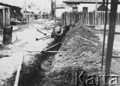 Lata 50., Siemczan, Magadańska obł., Kołyma, ZSRR.
Zesłańcy pracujący przy budowie osiedla.
Fot. NN, zbiory Ośrodka KARTA, udostępnił Aleksander Astasewicz