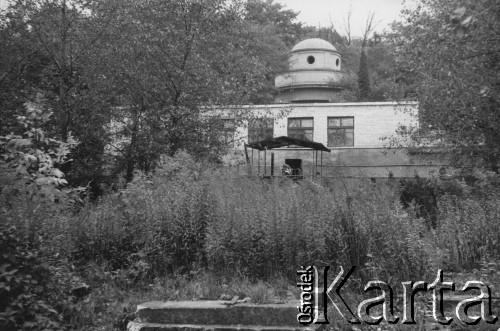 1973, Lwów, Ukraina, ZSRR.
Zdewastowany Cmentarz Obrońców Lwowa.
Fot. NN, zbiory Ośrodka KARTA, udostępniła Kamila Brodowska.
