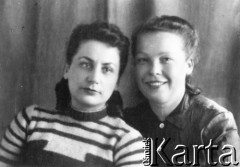 06.02.1946, Karaganda (?), Kazachska SRR, ZSRR.
Deportowane do ZSRR; od lewej: Stanisława Smarzewska i Helena Koćmil.
Fot. NN, zbiory Ośrodka KARTA, udostępniła Grażyna Kaczmarska