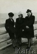 Przed wrześniem 1939, Sopot, Polska.
Kobiety na sopockim molo.
Fot. NN, zbiory Ośrodka KARTA, kolekcja Jana Żalińskiego [AW III/144]