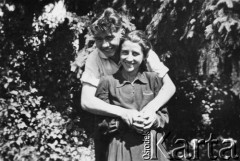 04.06.1939, Syzanów, Polska.
Stanisław Pochroń-Frankowski z sympatią Jadwigą Sitańską. Podpis pod zdjęciem: 