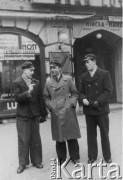 24.03.1940, Bukareszt, Rumunia.
Tadeusz Gaydamowicz (w środku) z Witoldem i Zbigniewem Kawalcami.
Fot. NN, zbiory Ośrodka KARTA, udostępnił Tadeusz Gaydamowicz.
