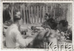 Lipiec 1942, Campulung Muscel, Rumunia.
Polscy uchodźcy w Rumunii podczas II wojny światowej. Kolonie letnie dla polskich studentów.
Fot. NN, zbiory Ośrodka KARTA, udostępnił Tadeusz Gaydamowicz.