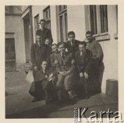 Wiosna 1944, Bukareszt, Rumunia.
Polscy uchodźcy w Rumunii podczas II wojny światowej. Bursa Studentów Polskich przy ul. Episcopul Radu 15.
Fot. NN, zbiory Ośrodka KARTA, udostępnił Tadeusz Gaydamowicz.