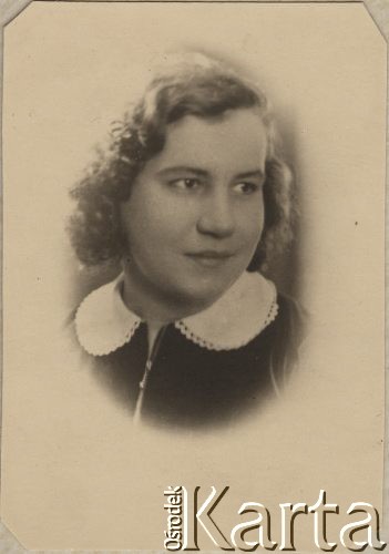 16.02.1941, Bukareszt, Rumunia.
Polscy uchodźcy w Rumunii podczas II wojny światowej. Wiesława Krasicka - zdjęcie portretowe.
Fot. NN, zbiory Ośrodka KARTA, udostępnił Tadeusz Gaydamowicz.