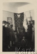19.03.1940, Bukareszt, Rumunia.
Polscy uchodźcy w Rumunii podczas II wojny światowej. Akademia ku czci Marszałka Józefa Piłsudskiego w Domu Polskim przy ul. Christian Tell 21 w Bukareszcie.
Fot. NN, zbiory Ośrodka KARTA, udostępnił Tadeusz Gaydamowicz.
