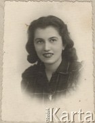 8.12.1943, Bukareszt, Rumunia.
Polscy uchodźcy w Rumunii podczas II wojny światowej. Nusia Mozesówna. Napis na odwrocie: 