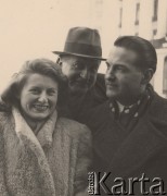 1949, Bukareszt, Rumunia.
Wujek Tadeusza Gaydamowicza Włodzimierz Wiszniowski z Danką Cosma i panem Pirogiem.
Fot. NN, zbiory Ośrodka KARTA, udostępnił Tadeusz Gaydamowicz.
