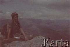 Lipiec 1942, Ezerul Mare, Rumunia.
Polscy uchodźcy w Rumunii podczas II wojny światowej. Nina Łozińska na szczycie Ezerul Mare 2462 m.n.p.m. 
Fot. NN, zbiory Ośrodka KARTA, udostępnił Tadeusz Gaydamowicz.
