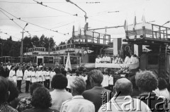 31.08.1980, Wrocław, Polska.
Strajk pracowników zajezdni tramwajowej nr 2 przy ul. Słowiańskiej, msza święta.
Fot. NN, zbiory Ośrodka KARTA, udostępnił Zygmunt Pogroszowski.


