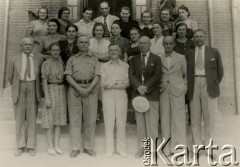 1.09.1943, Teheran, Iran.
Uczestnicy kursu Przodowników Wiejskich, w środku stoi starosta Roman Dusza. Oryginalny podpis na odwrocie zdjęcia: 