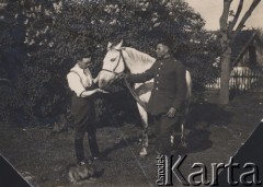 1934-1935, Polska.
Kapitan Marian Bielecki (stoi z lewej).
Fot. NN, zbiory Ośrodka KARTA, udostępnił Mikołaj Bielecki