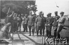 Lipiec 1931, Przygłów, pow. Piotrków, woj. łódzkie, Polska.
Ćwiczenia Skoncentrowanego Plutonu Pionierów. 5. z prawej stoi Włodzimierz Trojan, zamordowany w Katyniu.
Fot. NN, zbiory Ośrodka KARTA, udostępnił Włodzimierz Andrzej Trojan