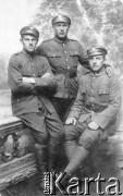 1918, Modlin, woj. warszawskie, Polska.
Żołnierze 32 pp, pierwszy z lewej Jan Bolesław Szymański; zamordowany w Twerze.
Fot. NN, zbiory Ośrodka KARTA, udostępniła Mieczysława Fronczak
