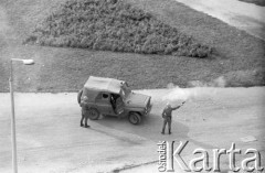 31.08.1982, Wrocław (plac Strzelecki), Polska.
Stan wojenny - funkcjonariusze ZOMO (Zmotoryzowane Odwody Milicji Obywatelskiej) podczas rozpędzania niezależnej manifestacji, zorganizowanej przez podziemne struktury 