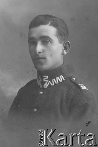 Lata 30-te, Grodno, woj. Białystok, Polska.
Franciszek Szabliński, ur. w 1901 r., żołnierz 81 Pułku Piechoty, po 17 września 1939 aresztowany przez NKWD, przebywał m.in. w Ostaszkowie, zwolniony po podpisaniu układu Sikorski-Majski, przeszedł szlak bojowy armii Andersa.
Fot. 