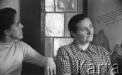 Lata 60., Niwnica koło Nysy, Polska.
Wyznawcy Stolicy Bożej i Barankowej Apostołów w Duchu i Prawdzie, Alfa i Omega, Początek i Koniec.
Fot. Irena Jarosińska, zbiory Ośrodka KARTA