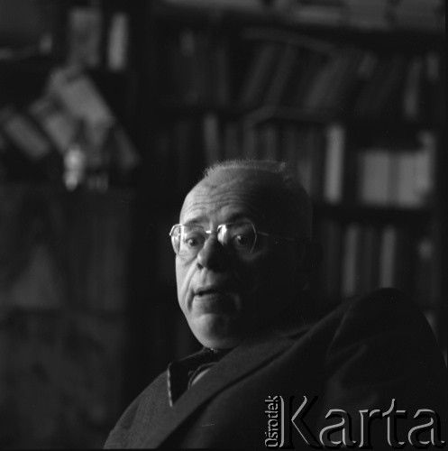 1978, Kraków, Polska.
Stanisław Lem - filozof i pisarz, autor książek fantastyczno-naukowych.
Fot. Irena Jarosińska, zbiory Ośrodka Karta.