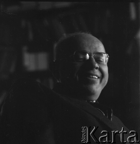 1978, Kraków, Polska.
Stanisław Lem - filozof i pisarz, autor książek fantastyczno-naukowych.
Fot. Irena Jarosińska, zbiory Ośrodka Karta.