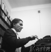 Lata 50., Warszawa, Polska.
Reżyserka Wanda Jakubowska
Fot. Irena Jarosińska, zbiory Ośrodka KARTA