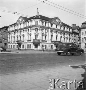 Lata 50., Warszawa, Polska.
Pałac Wesslów przy ul. Krakowskie Przedmieście 25.
Fot. Irena Jarosińska, zbiory Ośrodka KARTA