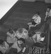 31.07.1955 - 4.08.1955, Warszawa, Polska.
V Światowy Festiwal Młodzieży i Studentów o Pokój i Przyjaźń. Uczestnicy festiwalu.
Fot. Irena Jarosińska, zbiory Ośrodka KARTA