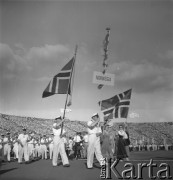 31.07.1955 - 4.08.1955, Warszawa, Polska.
V Światowy Festiwal Młodzieży i Studentów o Pokój i Przyjaźń. Delegacja Norwegii na Stadionie X-lecia.
Fot. Irena Jarosińska, zbiory Ośrodka KARTA