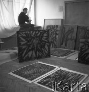 lata 70-te, Warszawa, Polska
Jerzy Tchórzewski - polski malarz, grafik, poeta.
Fot. Irena Jarosińska, zbiory Ośrodka KARTA