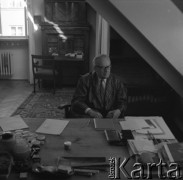 1963-1978, Warszawa, Polska
Profesor Juliusz Studnicki - malarz i wykładowca Akademii Sztuk Pięknych w Warszawie.
Fot. Irena Jarosińska, zbiory Ośrodka KARTA