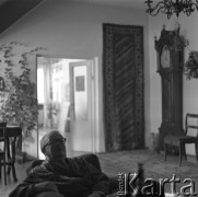 1963-1978, Warszawa, Polska
Profesor Juliusz Studnicki - malarz i wykładowca Akademii Sztuk Pięknych w Warszawie.
Fot. Irena Jarosińska, zbiory Ośrodka KARTA