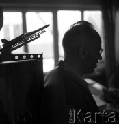 lata 60-te, Kraków, Polska
Pisarz Stanisław Lem.
Fot. Irena Jarosińska, zbiory Ośrodka KARTA
