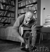 lata 60-te, Kraków, Polska
Pisarz Stanisław Lem.
Fot. Irena Jarosińska, zbiory Ośrodka KARTA