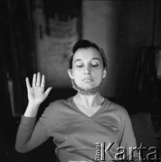 Po 1959, Warszawa, Polska.
Aktorka Teatru na Tarczyńskiej, malarka Maria Fabicka.
Fot. Irena Jarosińska, zbiory Ośrodka KARTA