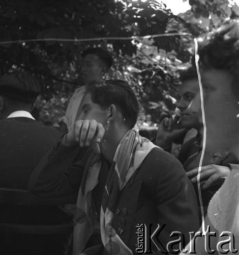31.07.1955 - 4.08.1955, Warszawa, Polska.
V Światowy Festiwal Młodzieży i Studentów o Pokój i Przyjaźń. Uczestnicy festiwalu.
Fot. Irena Jarosińska, zbiory Ośrodka KARTA