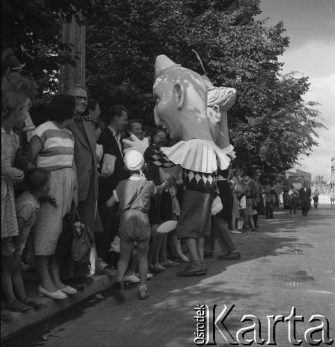 31.07.1955 - 4.08.1955, Warszawa, Polska.
V Światowy Festiwal Młodzieży i Studentów o Pokój i Przyjaźń. 
Fot. Irena Jarosińska, zbiory Ośrodka KARTA