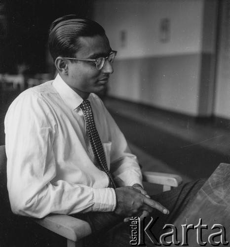 31.07.1955 - 4.08.1955, Warszawa, Polska.
V Światowy Festiwal Młodzieży i Studentów o Pokój i Przyjaźń. Uczestnik festiwalu.
Fot. Irena Jarosińska, zbiory Ośrodka KARTA
