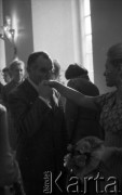 Lata 50. lub 60., Warszawa, Polska.
Ślub.
Fot. Irena Jarosińska, zbiory Ośrodka KARTA