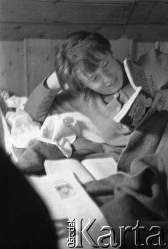 Lata 50., Polska.
Kobieta.
Fot. Irena Jarosińska, Stanisław Pieniążek, zbiory Ośrodka KARTA