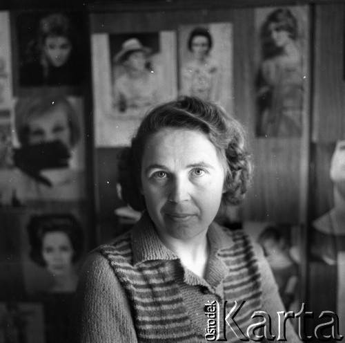 Lata 70., Warszawa, Polska.
Pani Mieczysława - sprzątaczka w redakcji miesięcznika 
