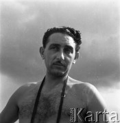 Lata 60. lub 70., Polska.
Stanisław Pieniążek - mąż fotografki Ireny Jarosińskiej.
Fot. Irena Jarosińska, zbiory Ośrodka KARTA