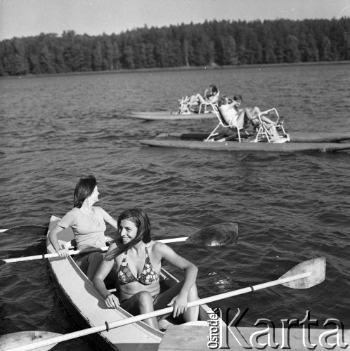 Lata 70., Polska.
Spływ kajakowy.
Fot. Irena Jarosińska, zbiory Ośrodka KARTA
