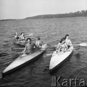 Lata 70., Polska.
Spływ kajakowy.
Fot. Irena Jarosińska, zbiory Ośrodka KARTA

