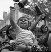 Lata 70., Nowy Targ, Polska.
Kobieta z dzieckiem.
Fot. Irena Jarosińska, zbiory Ośrodka KARTA