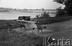 1959, Otwock Wielki, Polska.
Dziewczęta z zakładu poprawczego na wyspie Rokola.
Fot. Irena Jarosińska, zbiory Ośrodka KARTA