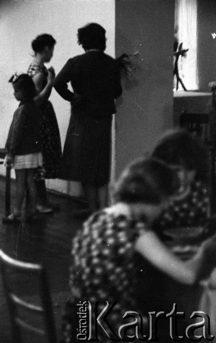 1959, Otwock Wielki, Polska.
Zakład poprawczy dla dziewcząt na wyspie Rokola.
Fot. Irena Jarosińska, zbiory Ośrodka KARTA