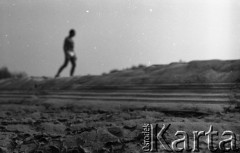 Lata 80., Polska.
Stanisław Pieniążek - mąż fotografki Ireny Jarosińskiej.
Fot. Irena Jarosińska, zbiory Ośrodka KARTA